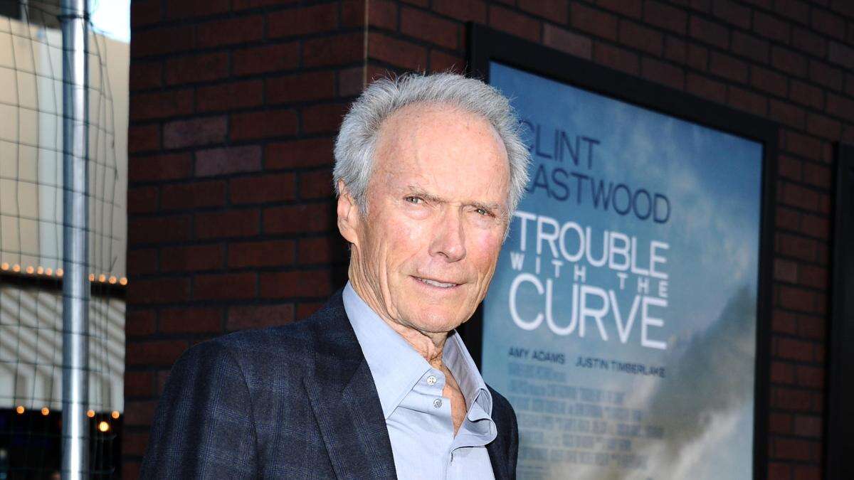 Impacto por el frágil aspecto de Clint Eastwood, de 94 años, en su última fotografía