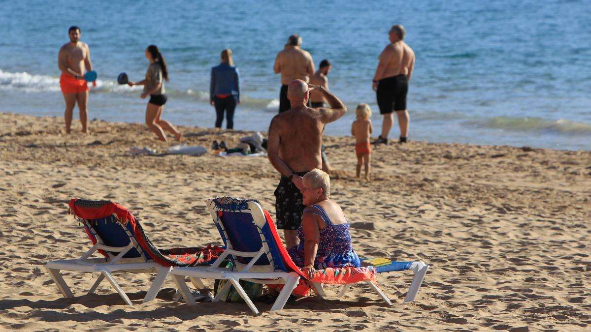 Benidorm, Calp y Peñíscola, los destinos locales que más eligen los valencianos