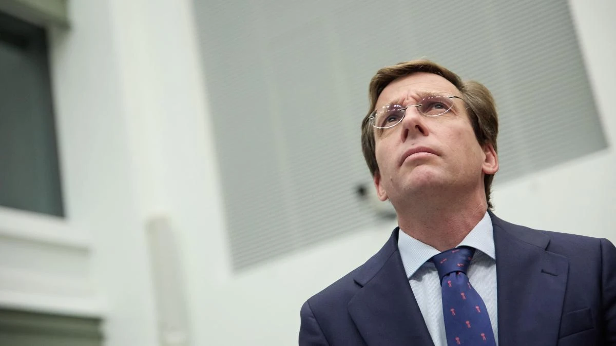 La “justicia caprichosa” del juez Peinado acelera el archivo de una causa por malversación de un alto cargo de Almeida