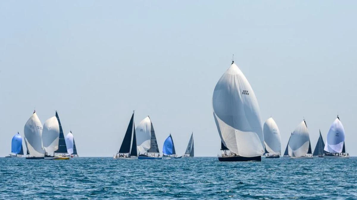 El poco viento permite disputar sólo una prueba en el Trofeo Conde de Godó BMW