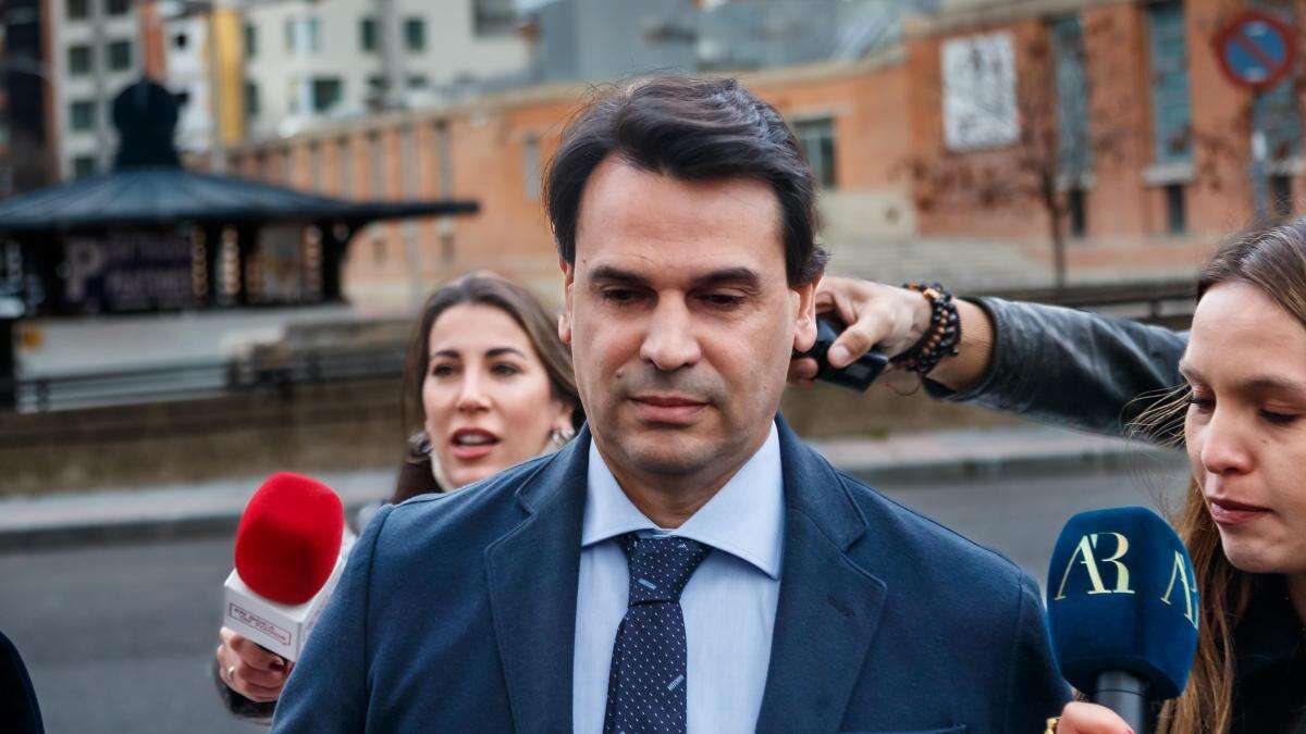 El juez cita a declarar a la pareja de Ayuso como investigado el 10 de abril