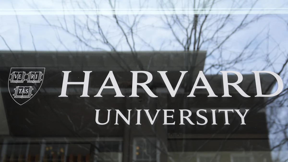 Harvard hace públicos los sueldos de sus altos cargos en medio de los litigios presupuestarios con Trump