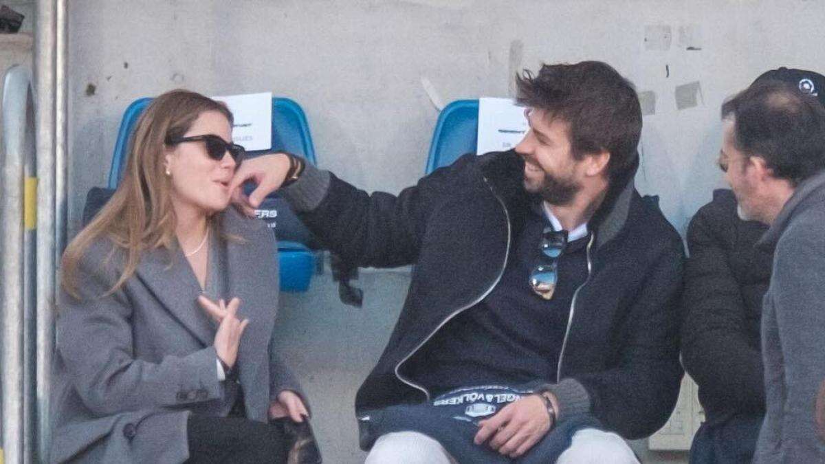Piqué se deshace en arrumacos con Clara Chía en Andorra
