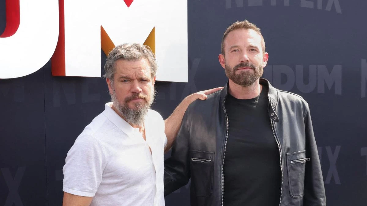 Ben Affleck bromea sobre la barba de Matt Damon durante presentación de 'The Rip'