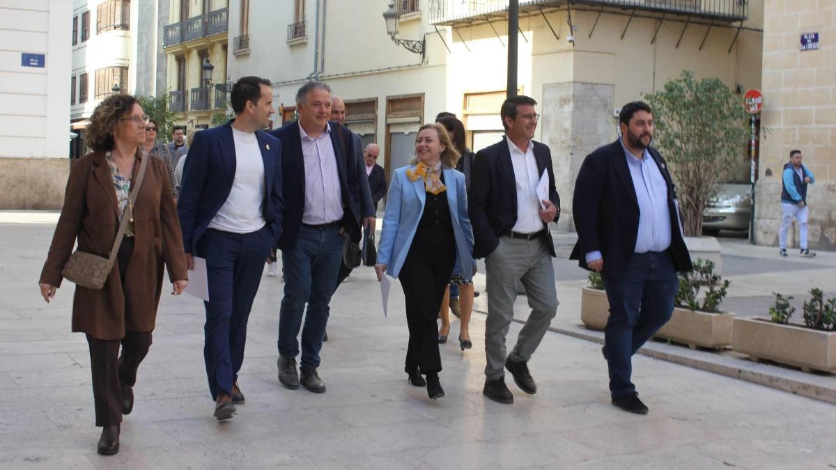 Ens Uneix marca distancias con Mazón y aviva el deseo del PSPV de quitarle al PP de la Diputación