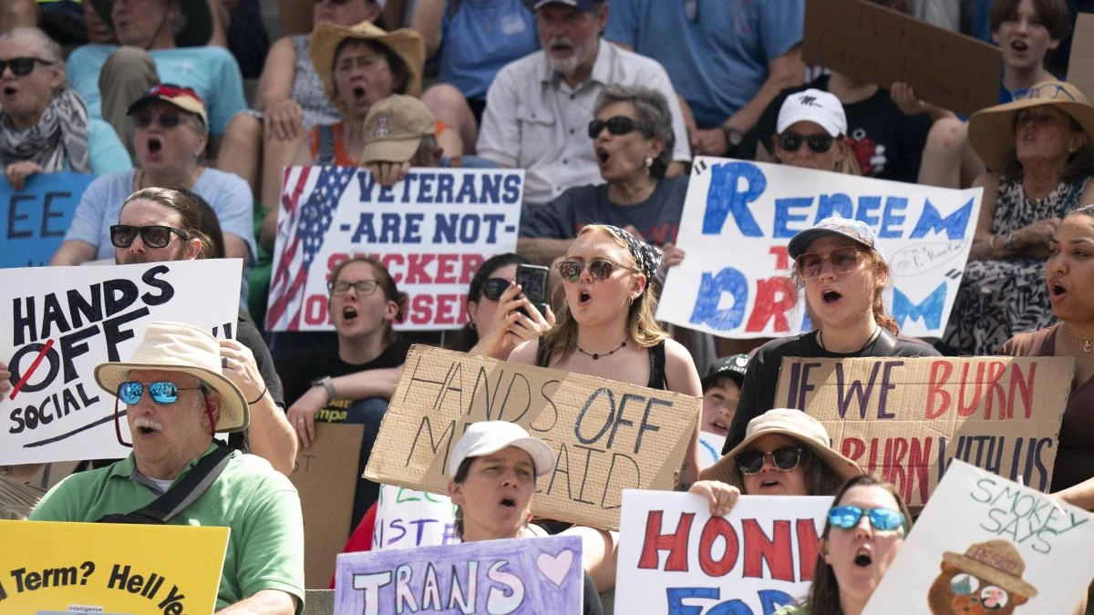 El Supremo permite a Trump mantener sus despidos de trabajadores en periodo de prueba