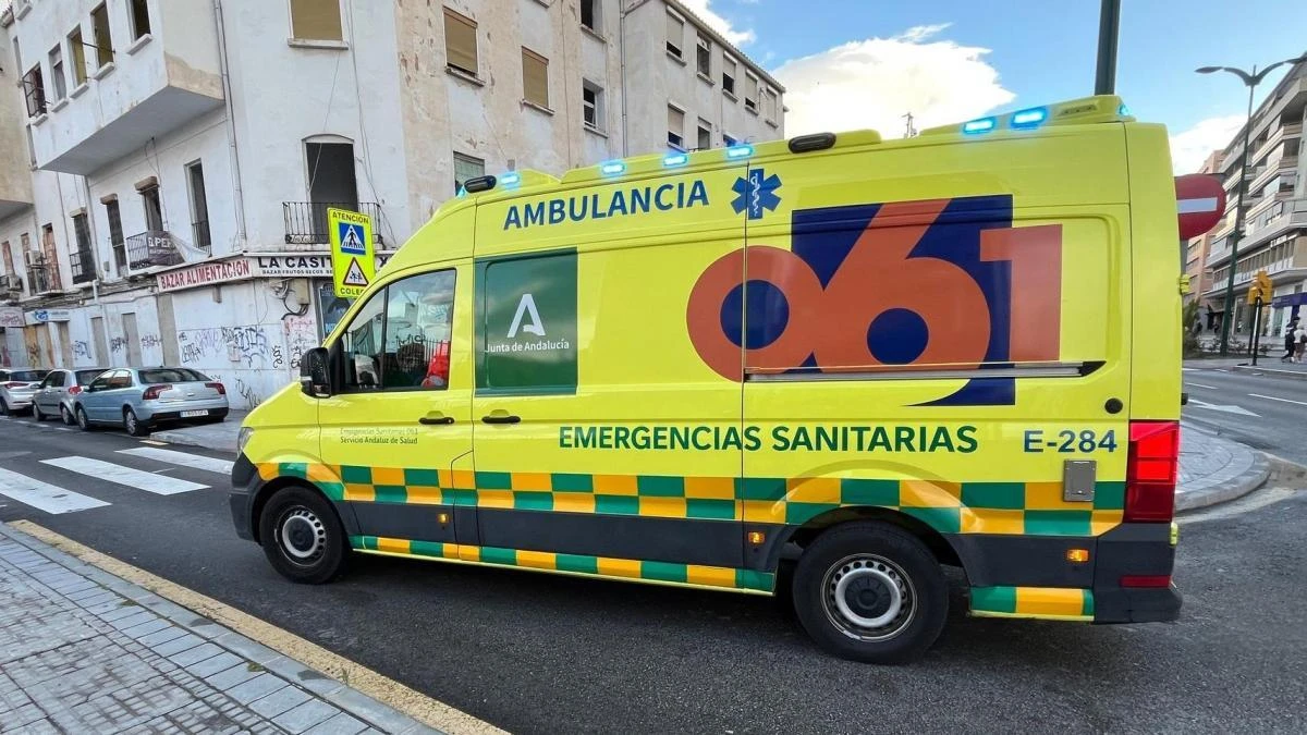 Rescatan a 3 hombres después de hundirse el barco en el que estaban pescando en Gandía