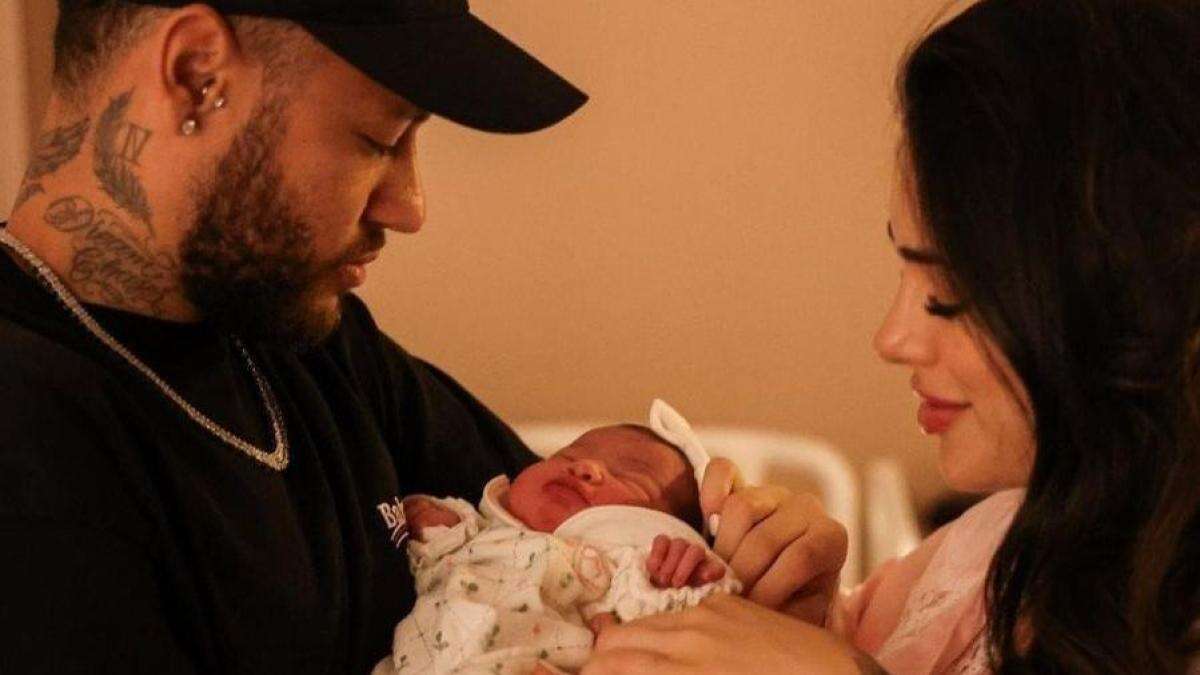 Neymar y Bruna Biancardi dan la bienvenida a Mavie, su primera hija en común