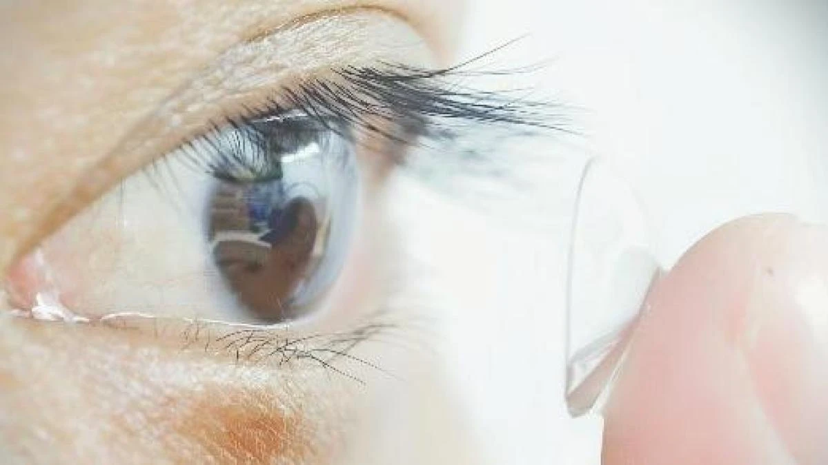Crean lentes de contacto que permiten ver luz infrarroja