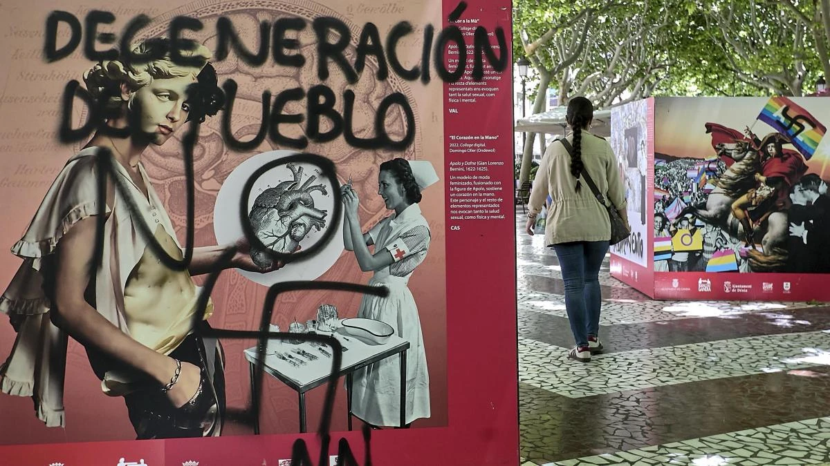Vandalizan con simbología nazi una exposición sobre la diversidad LGBTI en Gandia