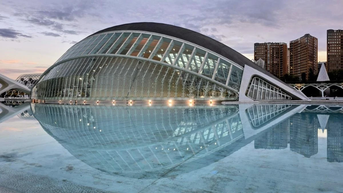 Futurismo arquitectónico de L'Hemisfèric