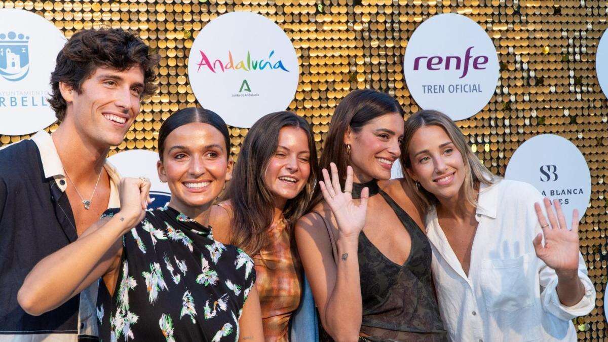 Bea Gimeno, mujer de Nacho Aragón, sorprende con un original vestido el día de su boda