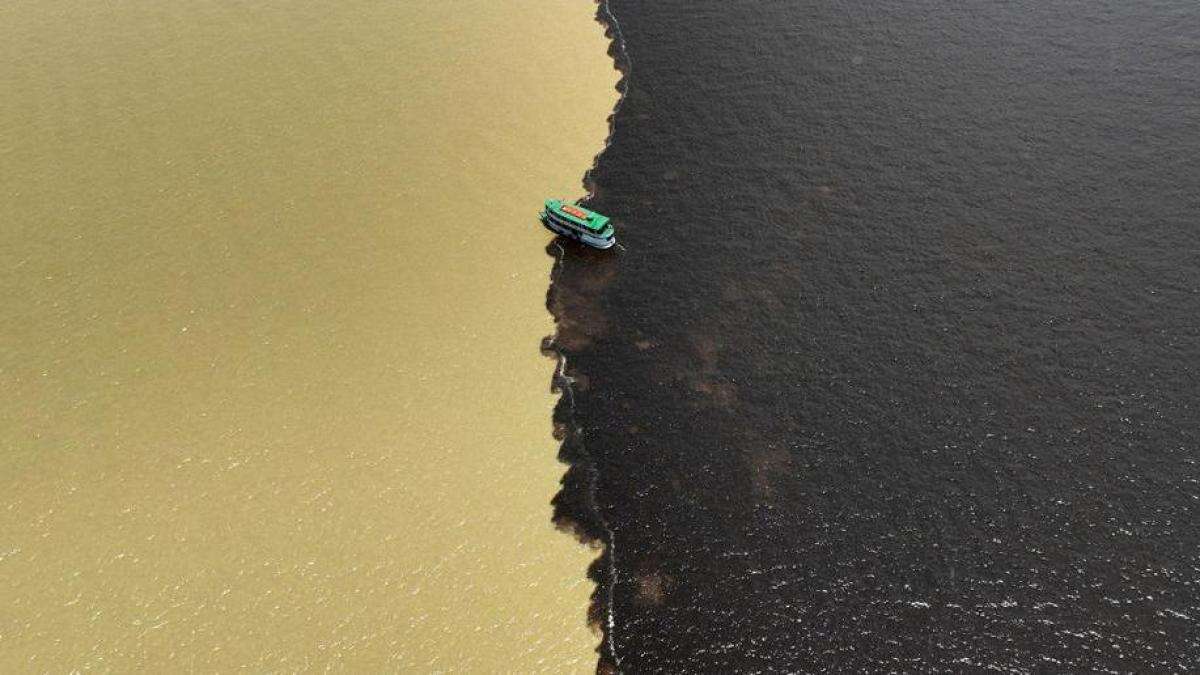 El lugar del mundo donde se juntan dos ríos de dos colores