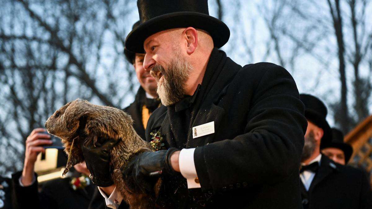 La marmota Phil ha visto su sombra y predice 6 semanas más de invierno