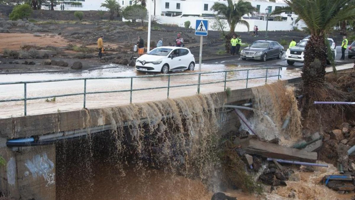 Lanzarote registra más de 300 incidencias por las fuertes lluvias