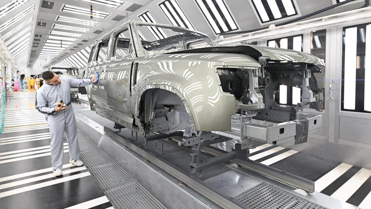 Jaguar Land Rover empeora su crisis: un mes sin fabricar por un hackeo