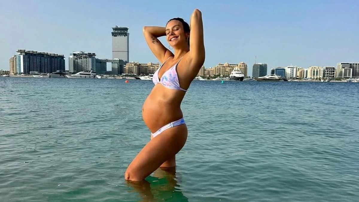 Cristina Pedroche: “Educar a un chico es, en varios aspectos, mucho más complicado. Yo realmente quería una niña y al principio no lo llevé bien, ya le hablaba al bebé en femenino y fue un poco un shock”