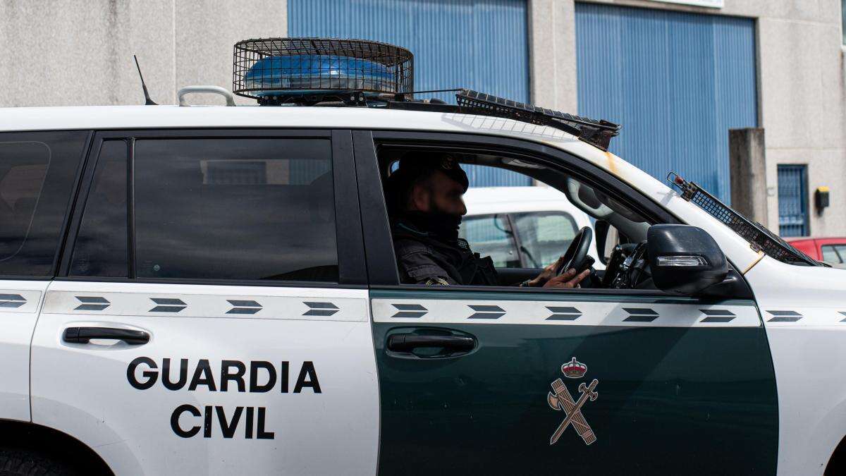 La Guardia Civil desmantela una red de tráfico de drogas y fármacos valorados en 244.000 euros entre Melilla y Málaga