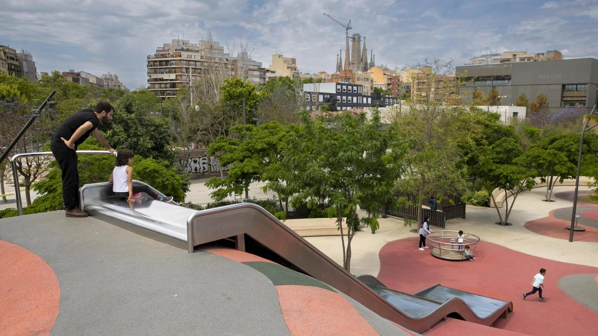 Ocio a casi 40 grados, ¿Cómo se adaptan los 'casals' a un clima cada vez más caluroso?