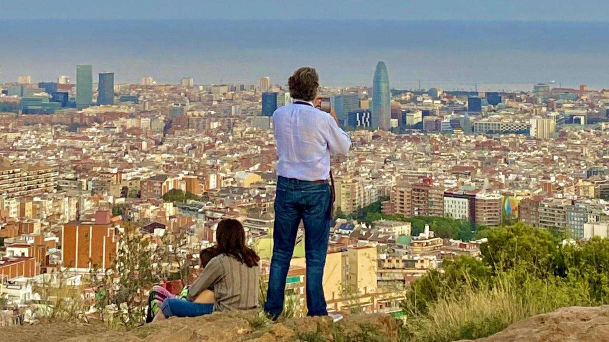 El mirador de la Muntanya Pelada se erige en alternativa a los saturados búnkeres del Carmel