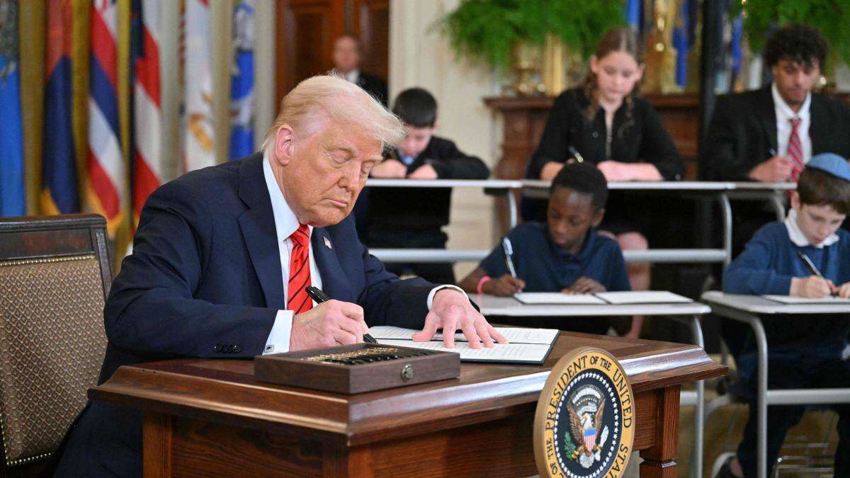 Trump inicia el proceso para desmantelar el departamento de Educación