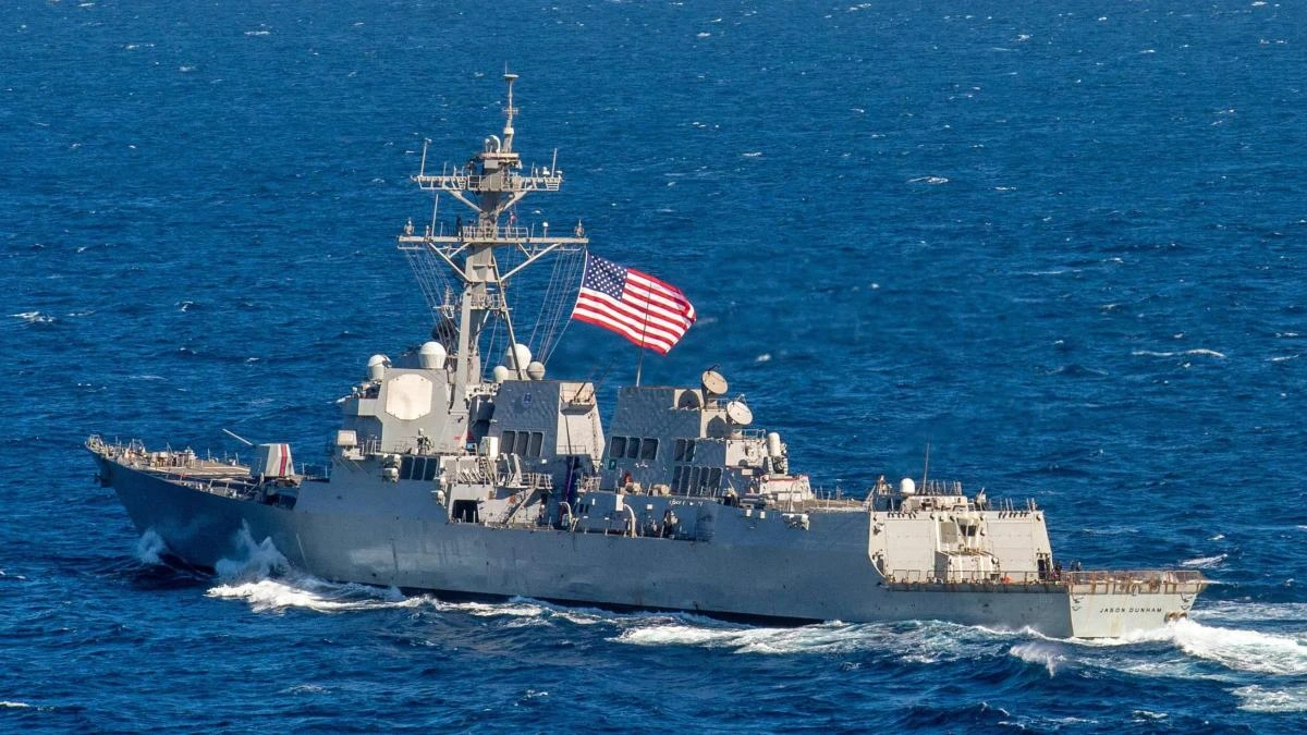 EE.UU. denuncia una “maniobra provocativa” tras el sobrevuelo de dos cazas venezolanos sobre un destructor