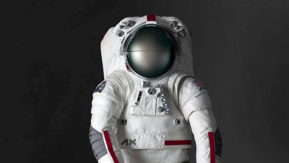 “Houston, tenemos un nuevo traje espacial”, Prada diseña el modelo para ir a la Luna