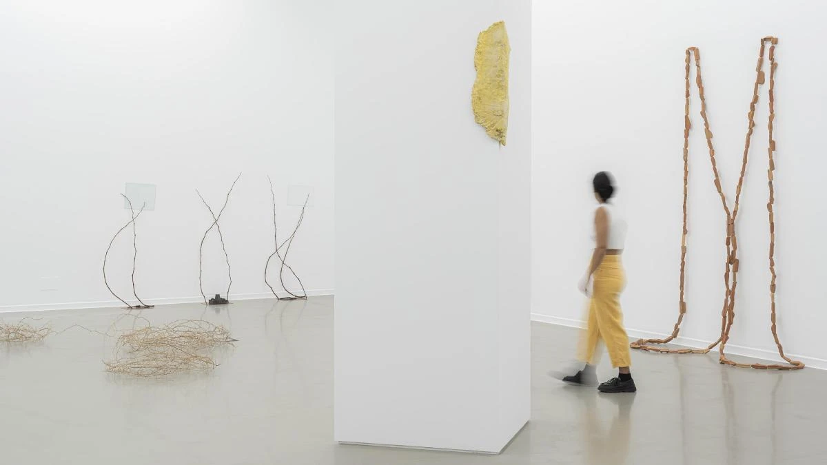 El artista catalán Joan Rom exhibe la fragilidad de sus últimas obras en La Casa Encendida