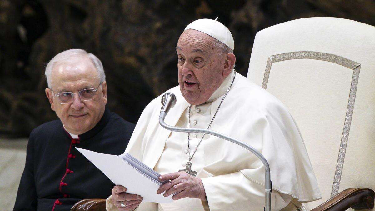 El Papa pide combatir las ‘fake news ’ y la “podredumbre cerebral” que causan las redes