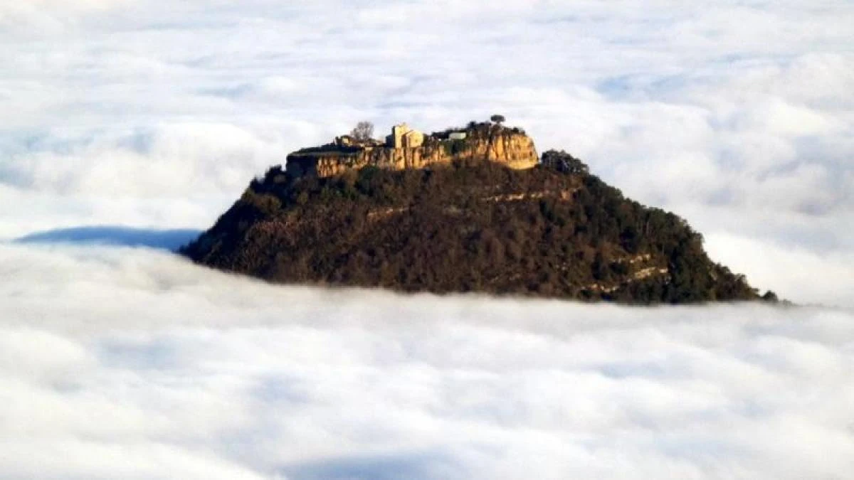 Vuelve la niebla por el Mercat del Ram
