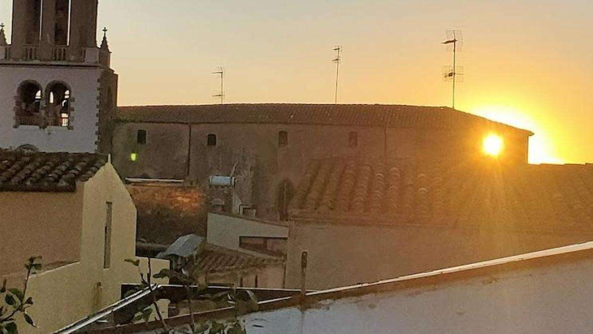 El increíble 'efecto Stonhedge' en la iglesia de Palamós que se puede ver solo cada seis meses