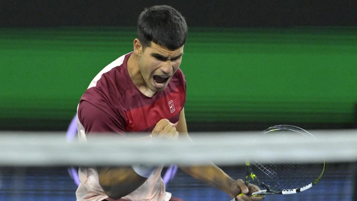 Alcaraz arrolla a Shapovalov y vuela a octavos de final de Indian Wells