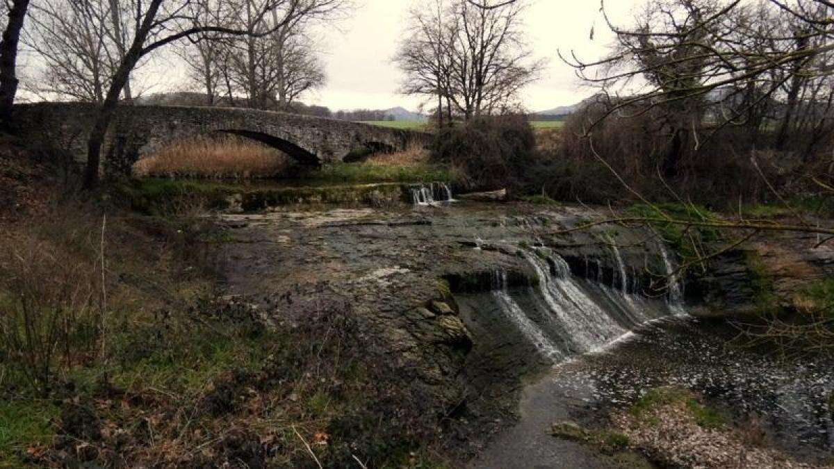 El Pont del Diable solo deja pasar poca agua