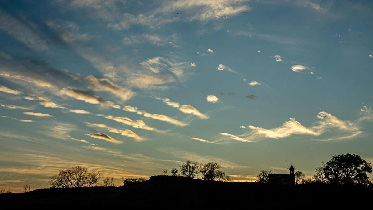 El atardecer ya anuncia la primavera