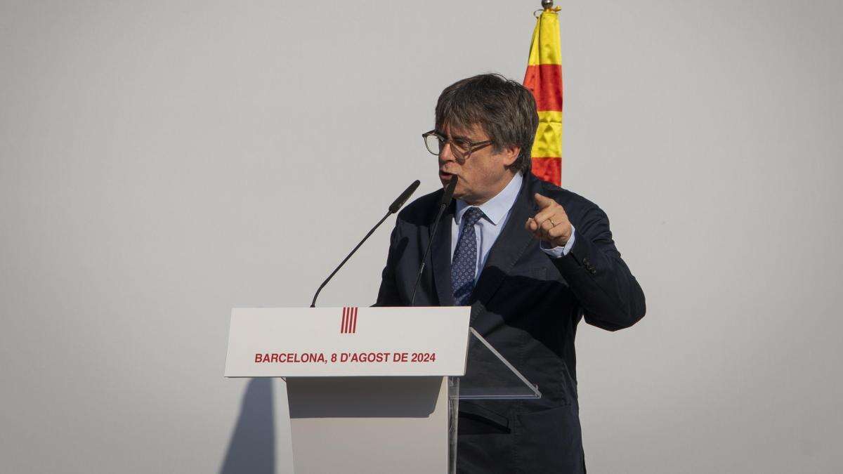 Junts traza una oposición al PSC con la idea de que Puigdemont la lidere