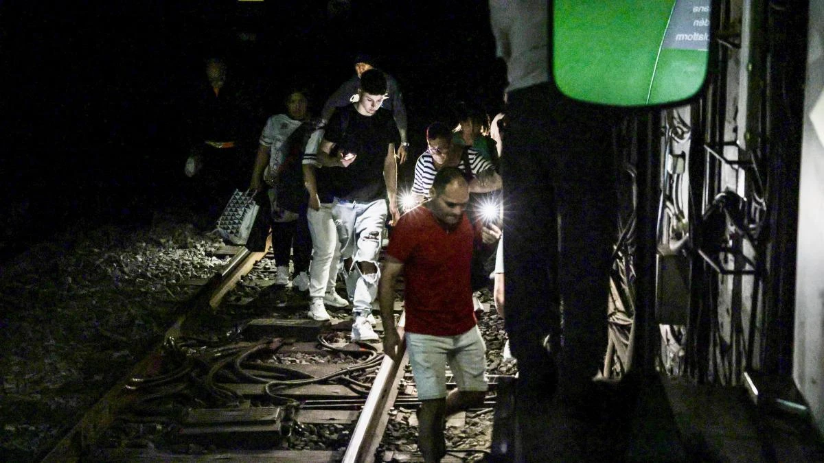 Una embarazada atrapada, la dependencia del GPS o turistas sin maletas: las anécdotas del apagón masivo