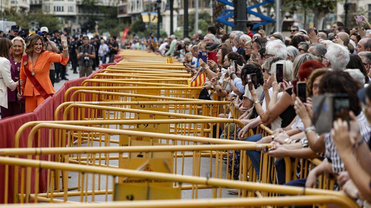 Una València plural celebra su día con fiesta y normalidad