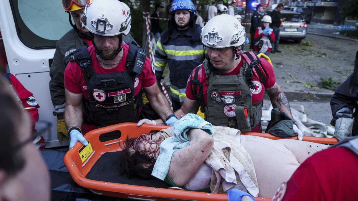 Ucrania denuncia la muerte de al menos 14 personas en Kyiv durante el último ataque ruso