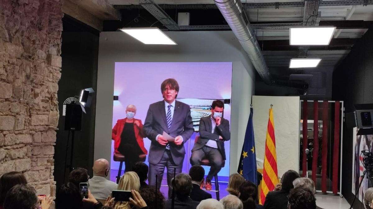 La oficina de eurodiputado de Puigdemont en Barcelona baja la persiana