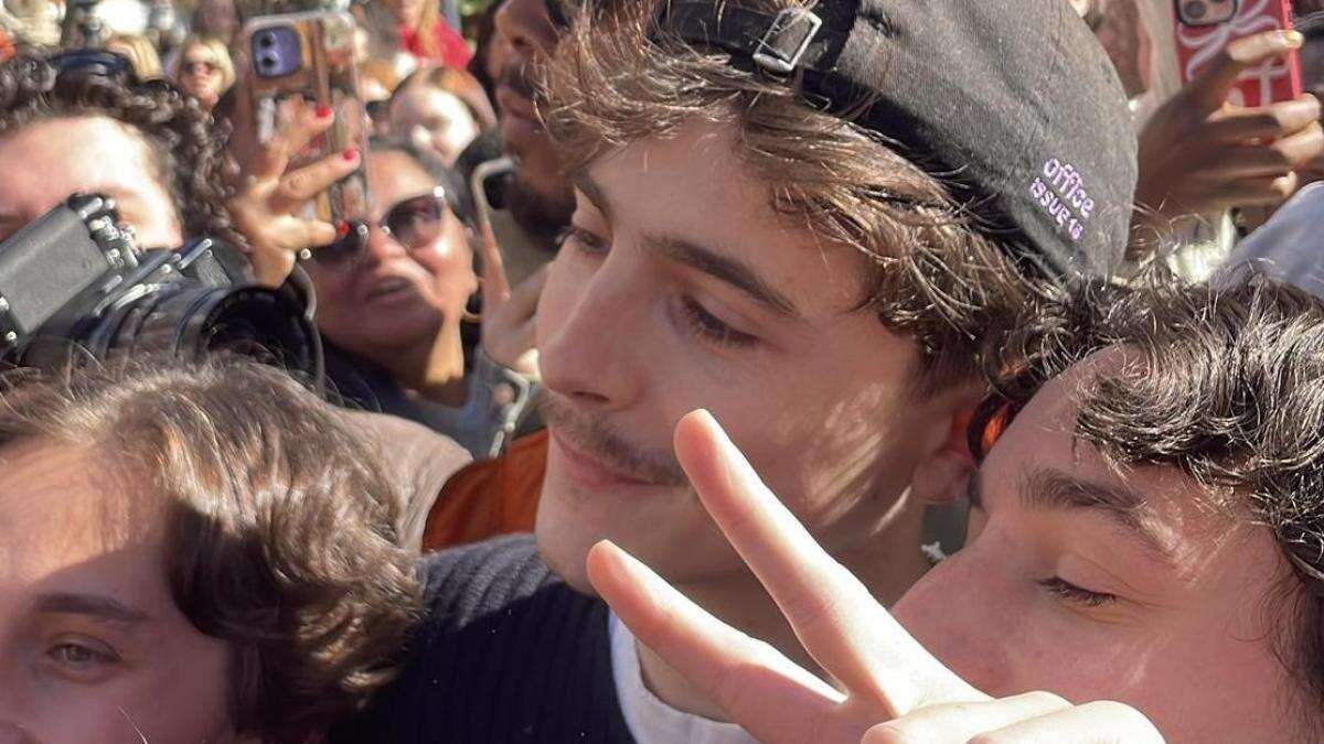 Timothée Chalamet revoluciona a sus seguidores presentándose como uno más en un concurso de imitadores suyos