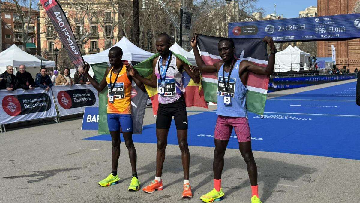 El etíope Deriba y la keniata Chelimo pulverizan los récord del maratón de Barcelona