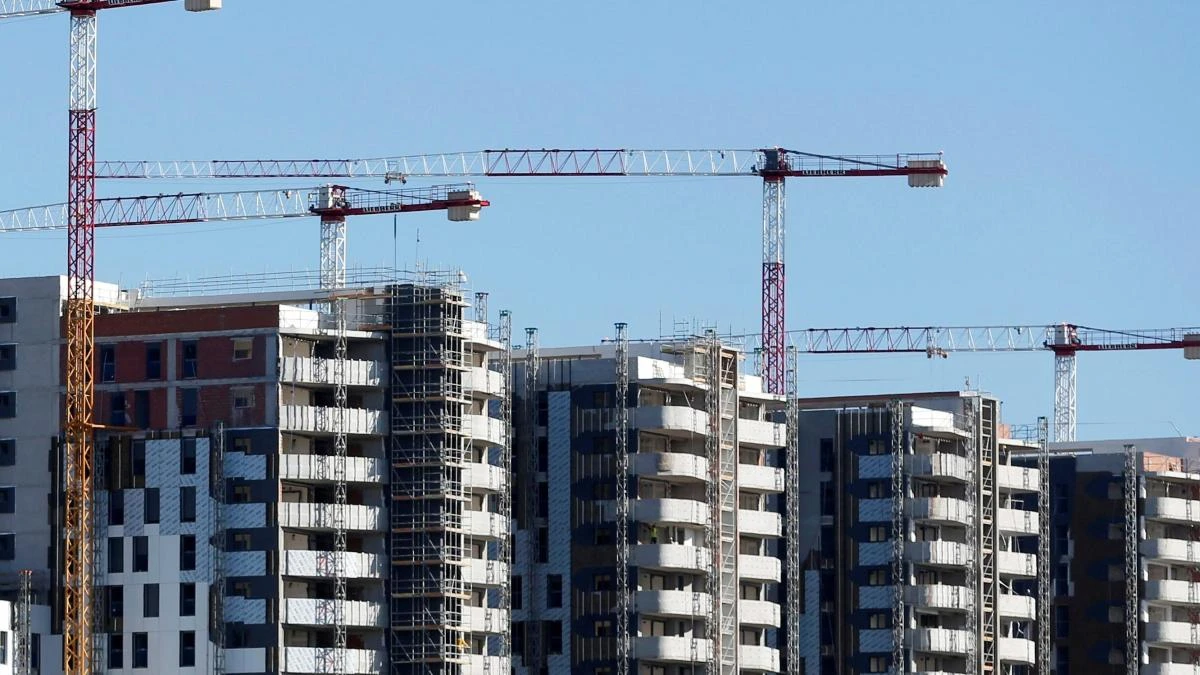Galicia se suma al plan del Gobierno para triplicar los recursos para vivienda si blinda el parque protegido