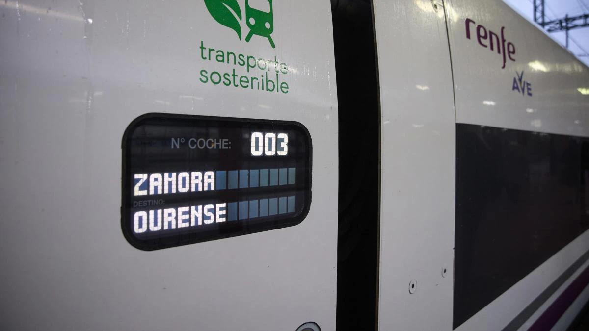Puente adelanta que la línea de tren entre Galicia y Madrid está preparada para abrir