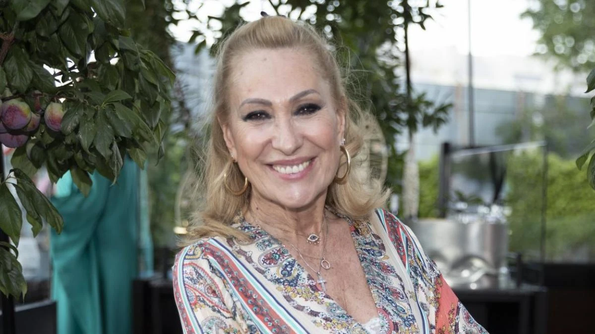 Rosa Benito, 69 años: “Siempre me he limpiado la cara con jabón, pero cada 15 días me pongo alcohol de toda la vida; no me reseca y te sale un brillo porque salen todas las impurezas”