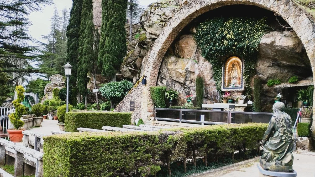 ¿Por qué la patrona de Vizcaya y Bilbao se venera en la sierra madrileña?