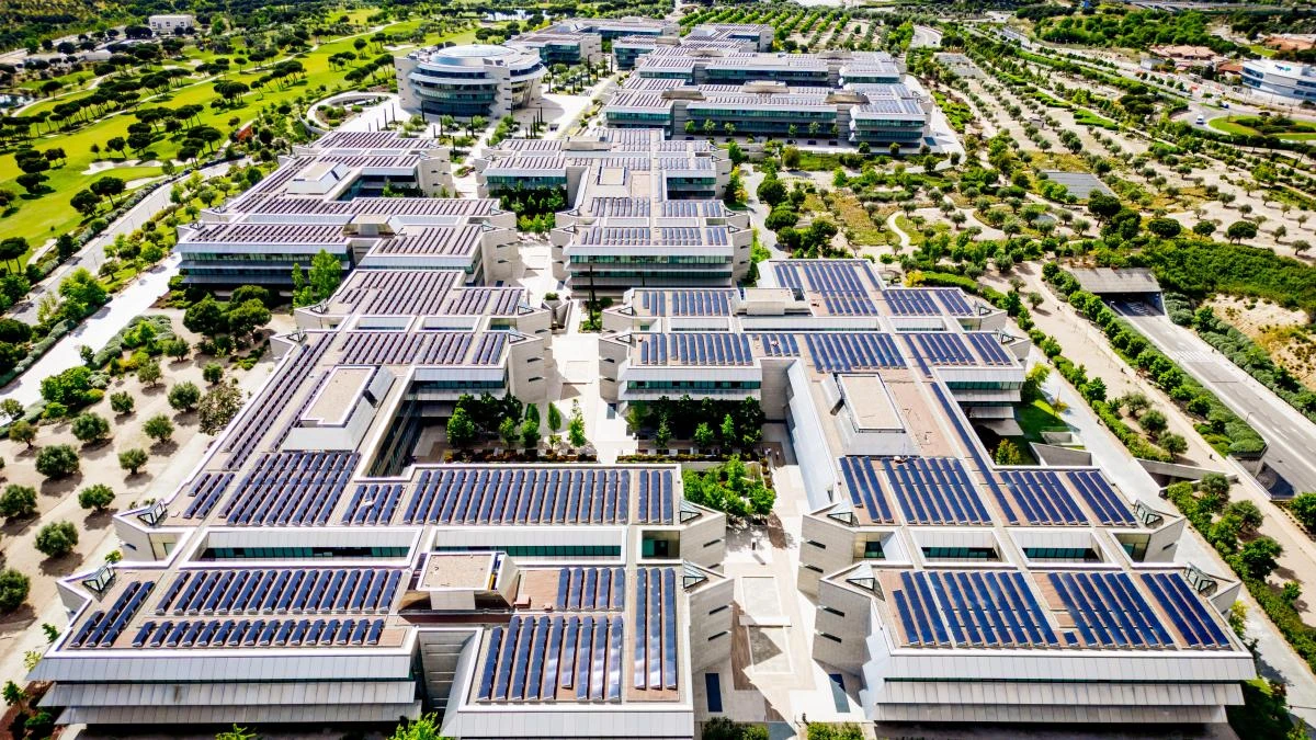 De las oficinas solares al coche eléctrico: así reduce Santander su propia huella ambiental