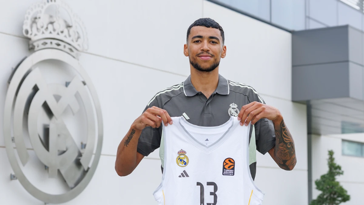 Izan Almansa regresa al Real Madrid y firma hasta 2029
