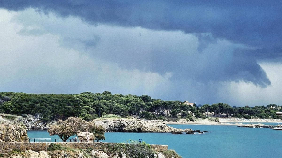 Las dos caras de la primavera en L'Escala