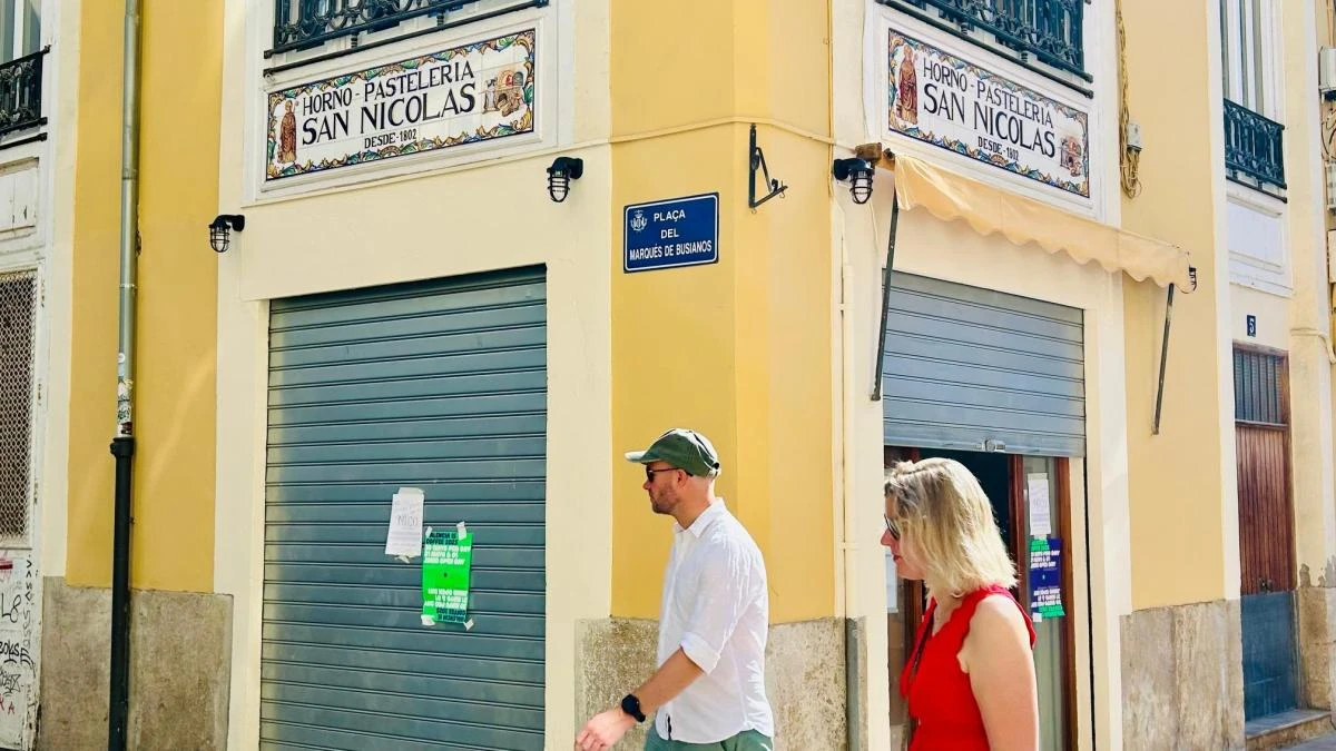 Del horno más antiguo de València a un local de cafés para llevar: la turistificación de El Carme
