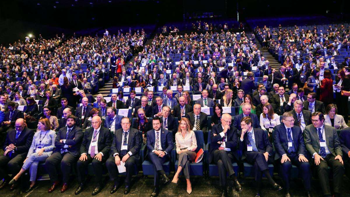 Los empresarios valencianos celebrarán su acto anual por el corredor mediterráneo en Barcelona